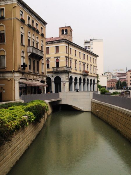 P2P Venedig, neugestalteter Kanal bei Fußgängerzone, Foto Jana Hann