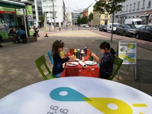 SIMmobil Kids bemalen Tontöpfe, Foto (C) GB Stern kreativ und mit Liebe gestaltete Unikate