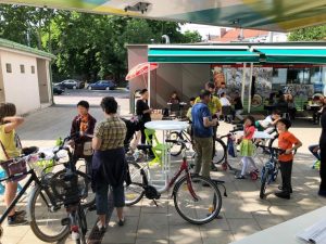 SIMmobil im Mai, Foto (c) GBStern, IMG_6083 - Kopie auch Erwachsene sind dabei