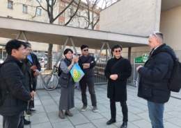 Südkoreanische Besuchergruppe bei Projektspaziergang zu Smarter Together in Simmering